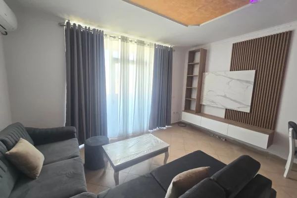 Shtepi me qera Apartament ne Tirane, 1+1, Mobilimi E mobiluar, Pagesa 500  Euro.