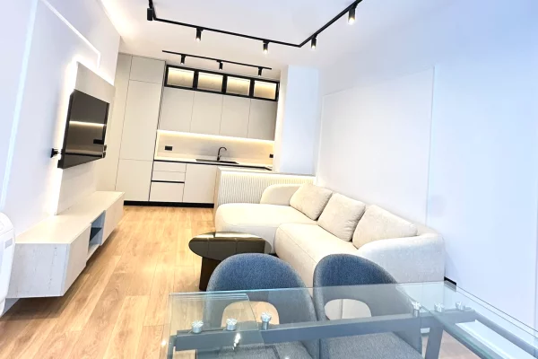 Shtepi me qera Apartament ne Tirane, 1+1, Mobilimi E mobiluar, Pagesa 80,000  Leke.