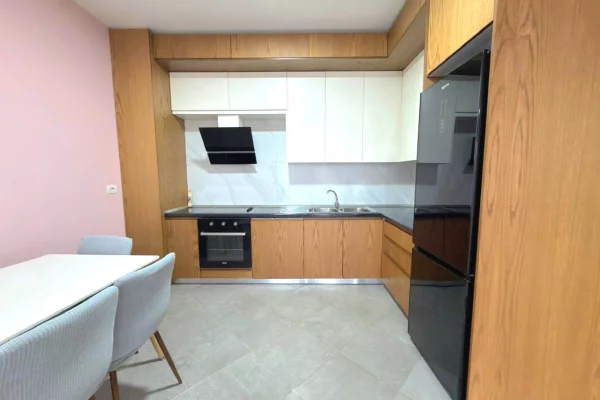 Shtepi me qera Apartament ne Tirane, 1+1, Mobilimi E mobiluar, Pagesa 550  Euro.