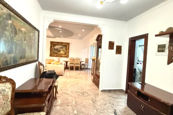 Shtepi me qera Apartament ne Tirane, 2+1, Mobilimi E mobiluar, Pagesa 900  Euro.