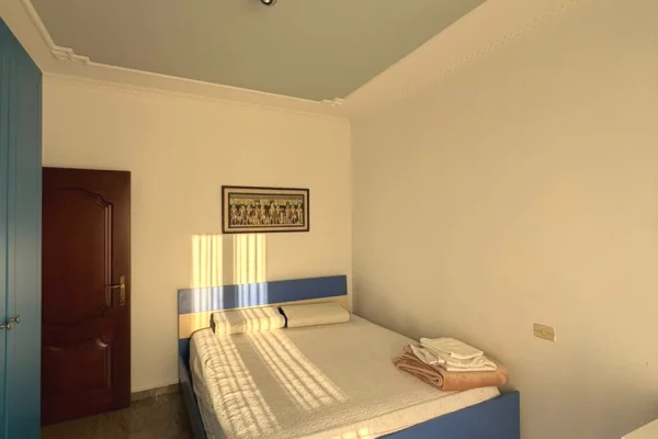Shtepi me qera Apartament ne Tirane, 2+1, Mobilimi E mobiluar, Pagesa 900  Euro.