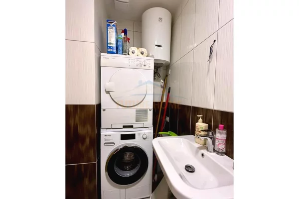 Appartamento in vendita a Tirana 2+1, Arredato