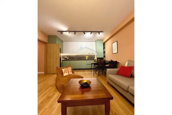 Appartamento in vendita a Tirana 2+1, Arredato