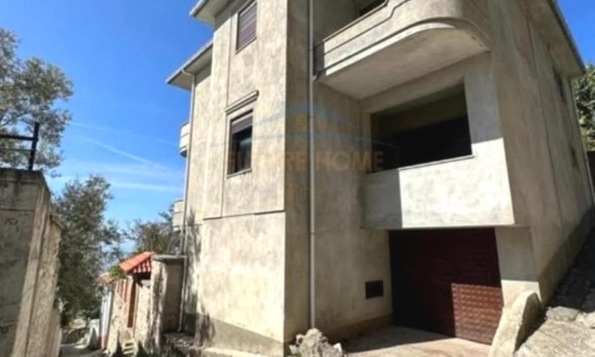 Casa privata/Indipendente in vendita a Kruja 4+1, Vuoto
