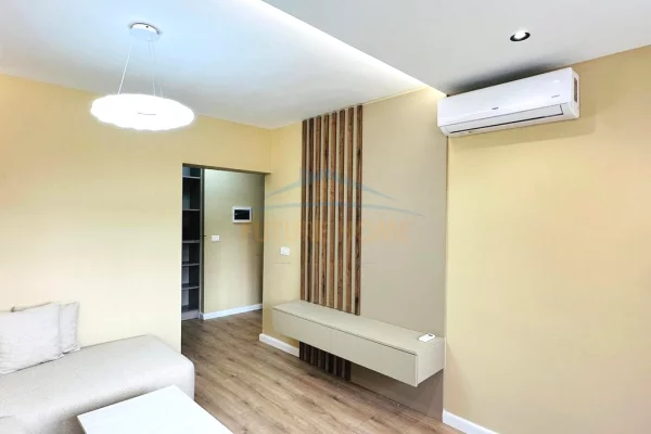 Appartamento in vendita a Tirana 1+1, Arredato