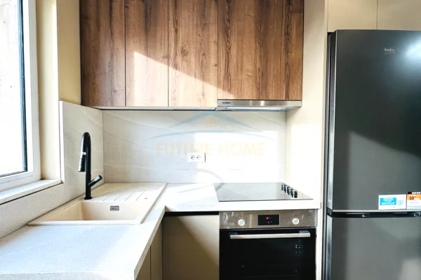 Appartamento in vendita a Tirana 1+1, Arredato