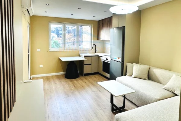 Appartamento in vendita a Tirana 1+1, Arredato