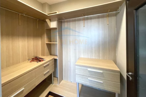 Appartamento in vendita a Tirana 2+1, Arredato