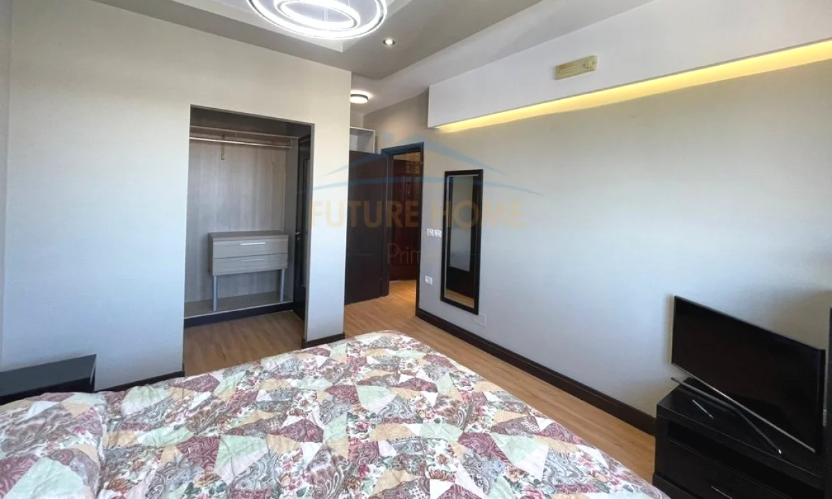 Appartamento in vendita a Tirana 2+1, Arredato