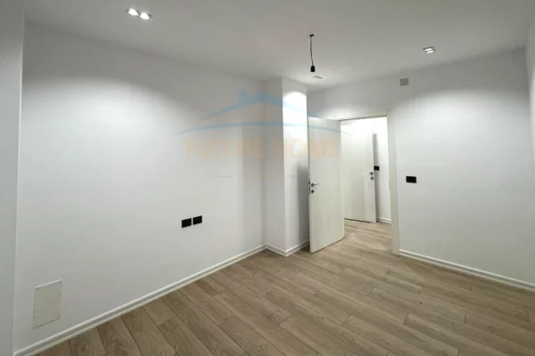 Appartamento in vendita a Tirana 2+1, Vuoto