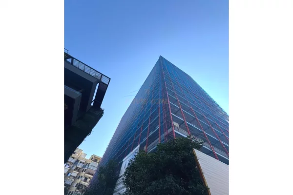 Appartamento in vendita a Tirana 4+1, Vuoto