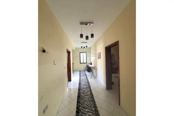 Shitet Vilë 2-Katëshe Senatorium, Sauk Tiranë!