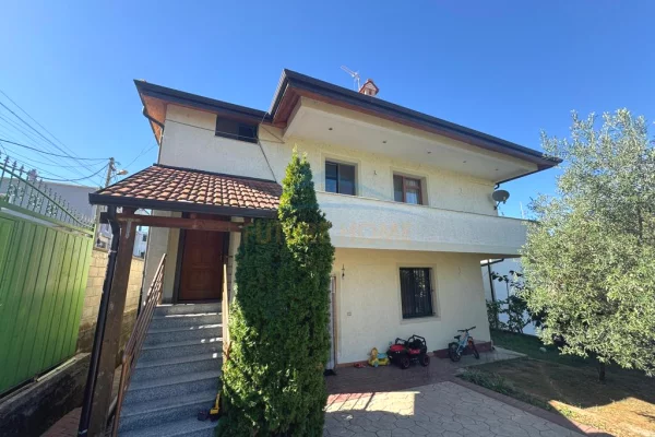 Appartamento in vendita a Tirana 4+1, Arredato