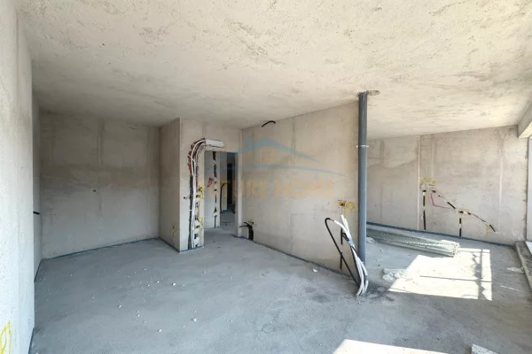 Appartamento in vendita a Tirana 1+1, Vuoto