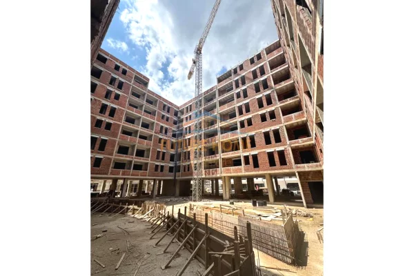 Appartamento in vendita a Tirana 2+1, Vuoto