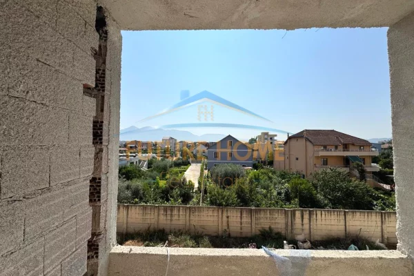 Appartamento in vendita a Tirana 2+1, Vuoto