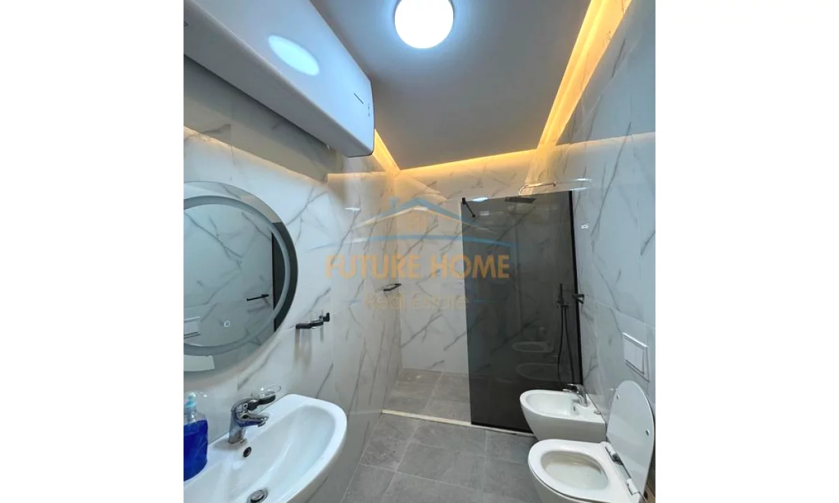 Appartamento in vendita a Tirana 2+1, Arredato