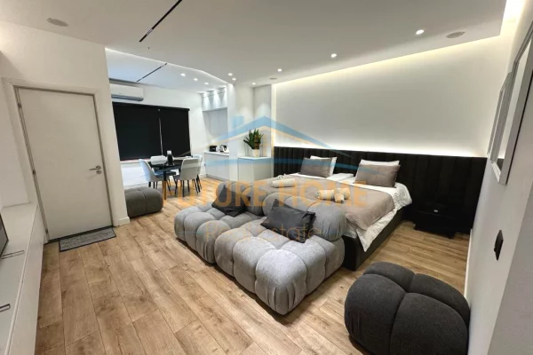 Appartamento in vendita a Tirana 2+1, Arredato