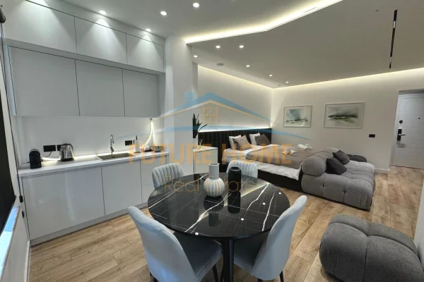 Appartamento in vendita a Tirana 2+1, Arredato