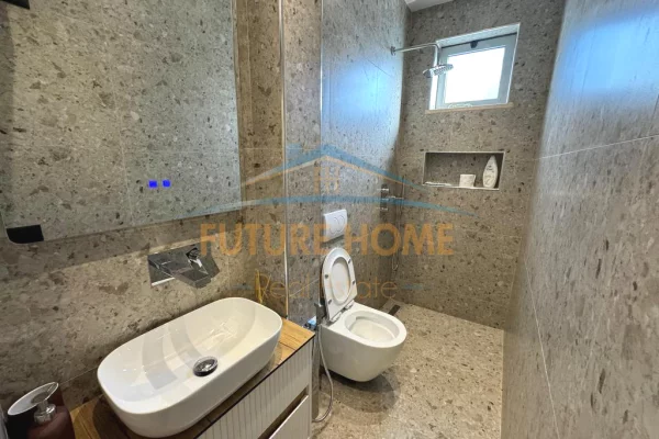 Appartamento in vendita a Tirana 2+1, Arredato