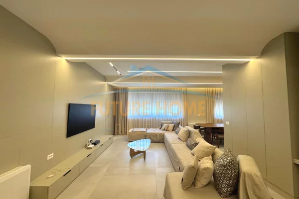 Appartamento in vendita a Tirana 3+1, Arredato