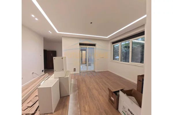 Appartamento in vendita a Tirana 1+1, Vuoto