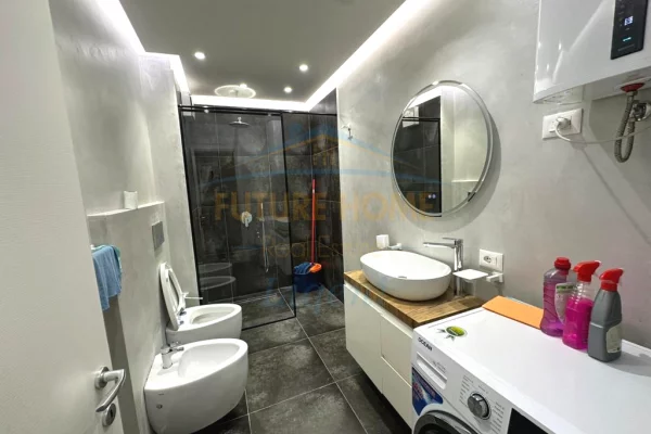 Appartamento in vendita a Tirana 1+1, Arredato