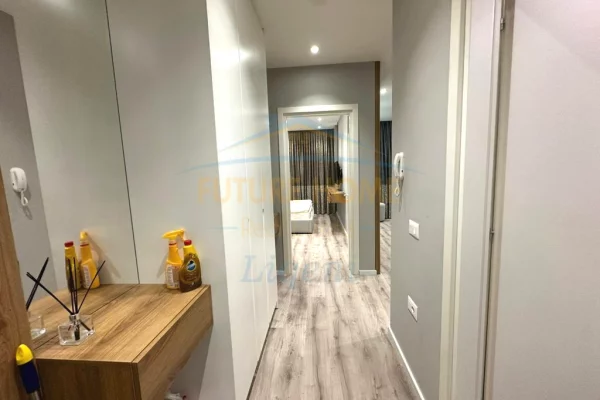 Appartamento in vendita a Tirana 1+1, Arredato
