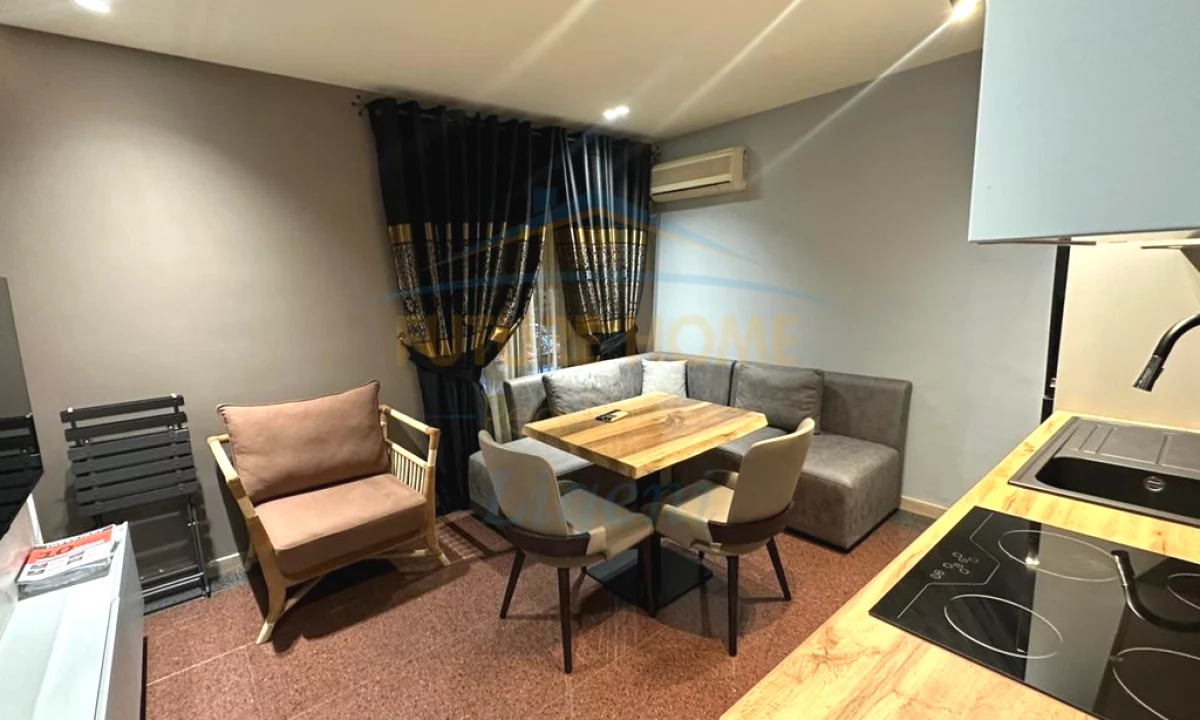 Appartamento in vendita a Tirana 1+1, Arredato