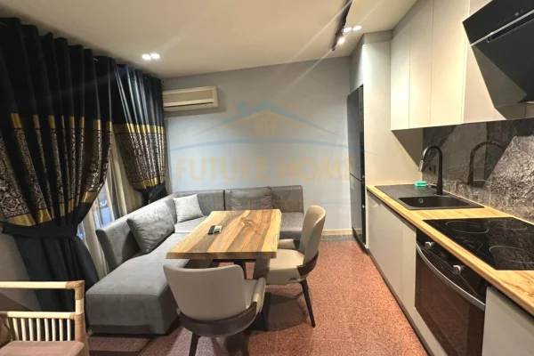 Appartamento in vendita a Tirana 1+1, Arredato