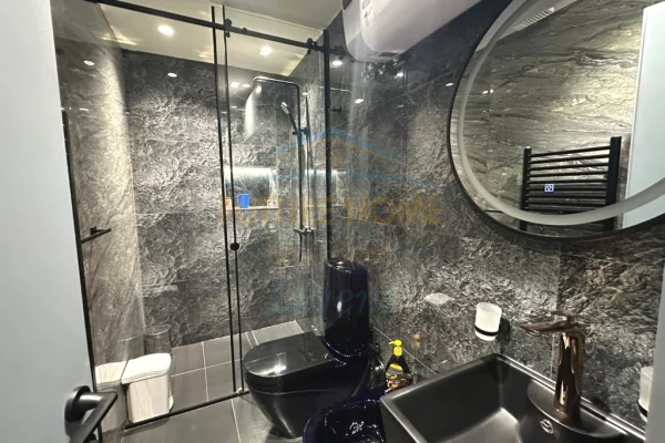 Appartamento in vendita a Tirana 1+1, Arredato