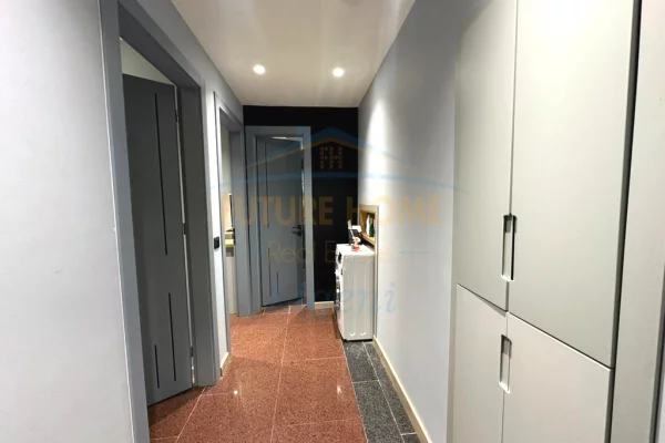 Appartamento in vendita a Tirana 1+1, Arredato