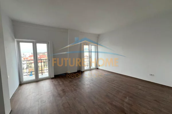 Appartamento in vendita a Tirana 2+1, Vuoto