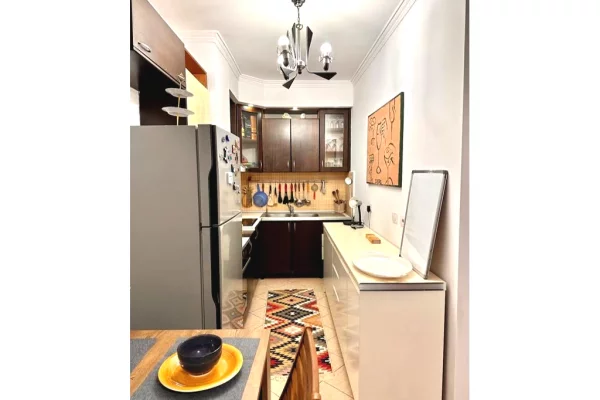 Appartamento in vendita a Tirana 2+1, Arredato