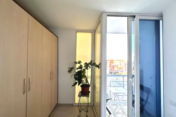 Appartamento in vendita a Tirana 2+1, Arredato