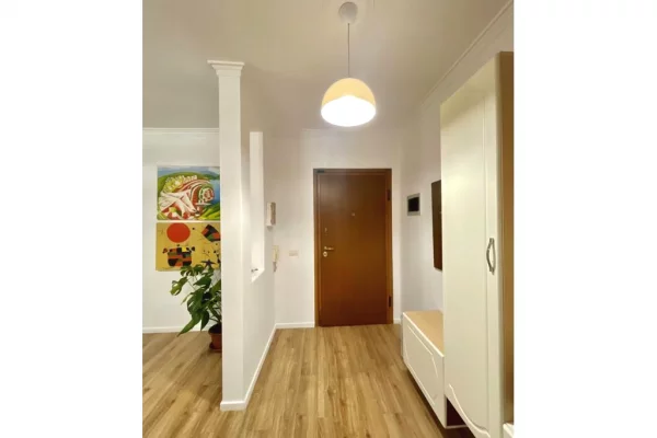 Appartamento in vendita a Tirana 2+1, Arredato