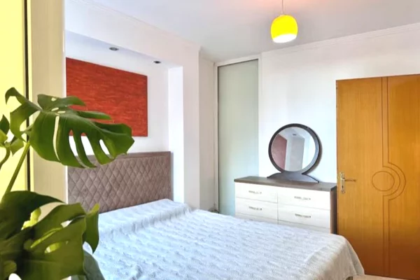 Appartamento in vendita a Tirana 2+1, Arredato