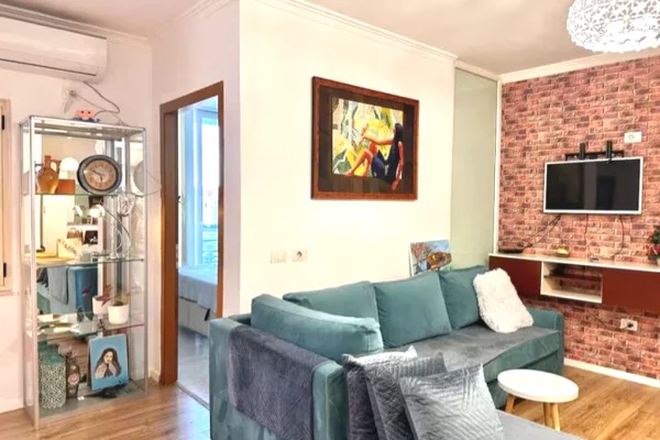 Appartamento in vendita a Tirana 2+1, Arredato