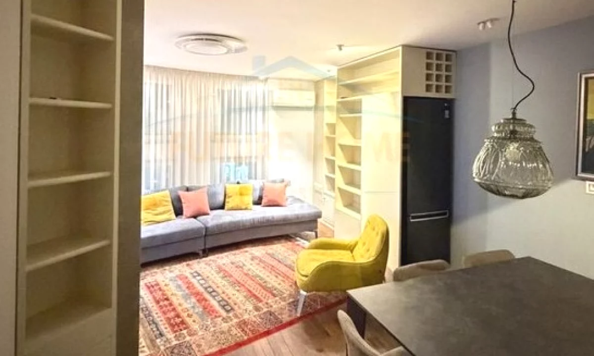 Appartamento in vendita a Tirana 2+1, Arredato