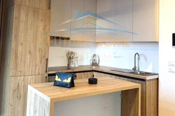 Appartamento in vendita a Tirana 2+1, Arredato