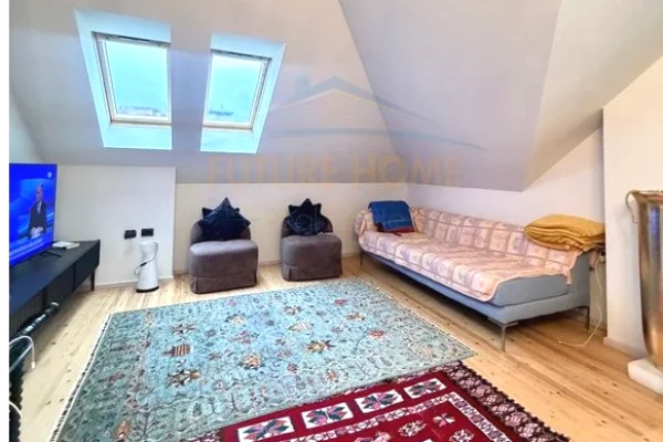 Appartamento in vendita a Tirana 2+1, Arredato