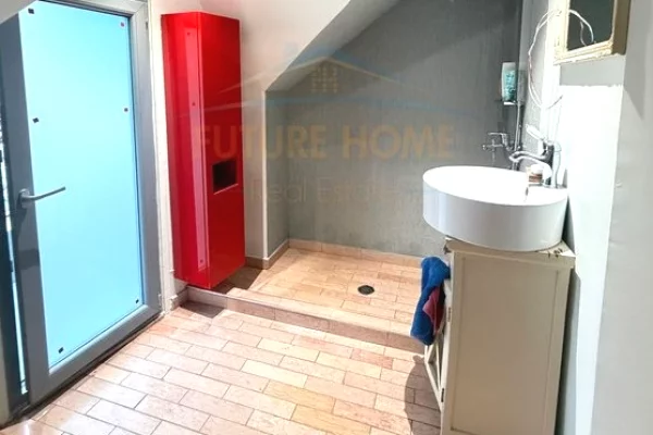 Appartamento in vendita a Tirana 2+1, Arredato