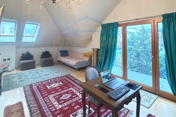 Appartamento in vendita a Tirana 2+1, Arredato