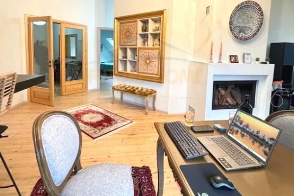 Appartamento in vendita a Tirana 2+1, Arredato