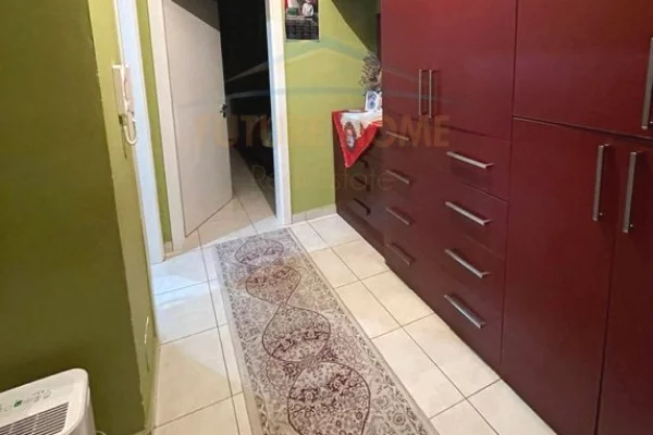 Appartamento in vendita a Tirana 1+1, Arredato