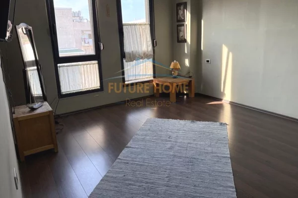 Appartamento in vendita a Tirana 2+1, Arredato