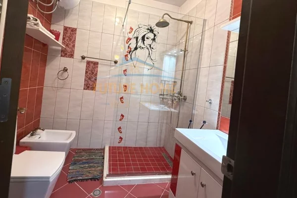 Appartamento in vendita a Tirana 2+1, Arredato