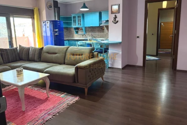 Appartamento in vendita a Tirana 2+1, Arredato