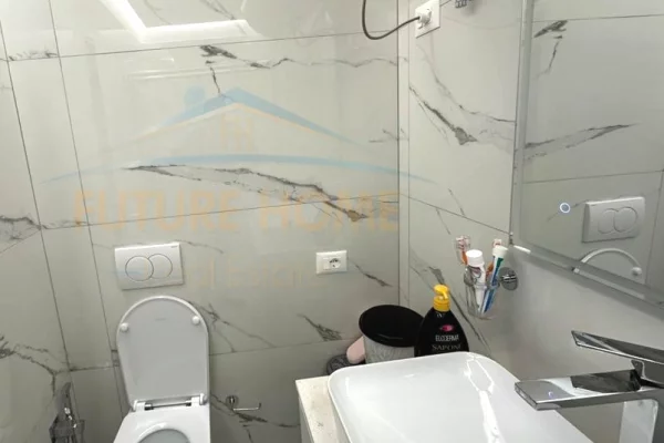 Appartamento in vendita a Tirana 1+1, Arredato