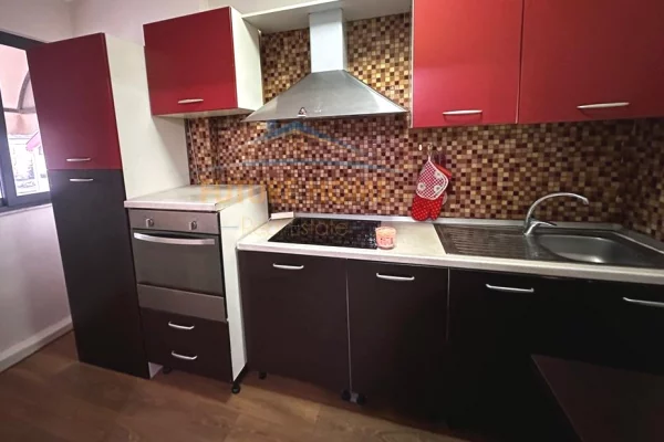 Appartamento in vendita a Tirana 2+1, Arredato